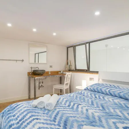 Rooftop Apartment *